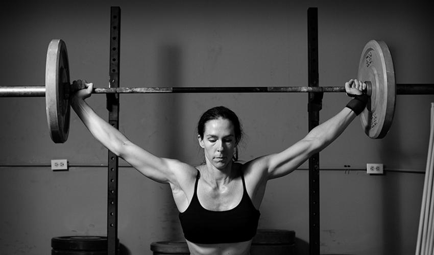 wersm-Weight_lifting_black_and_white