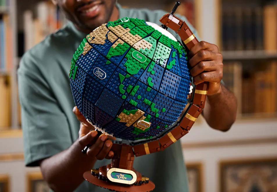 LEGO Ideas Unveils 2,585-Piece Earth Globe Kit
