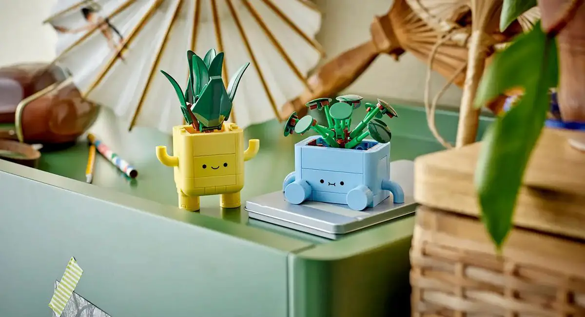 LEGO happy plants