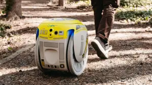real life cargo Star Wars droid